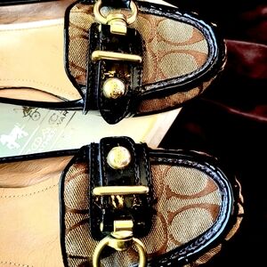 Beautiful COACH Signature Elkie C/Pat Loafers